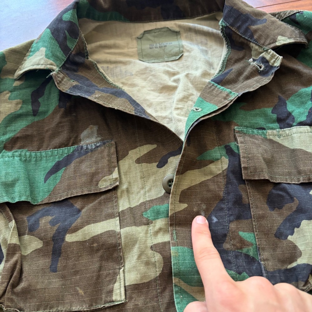 Vintage US Military Woodland Camo BDU Jacket with Combat Patches S-XS Adjustable - Picture 7 of 10